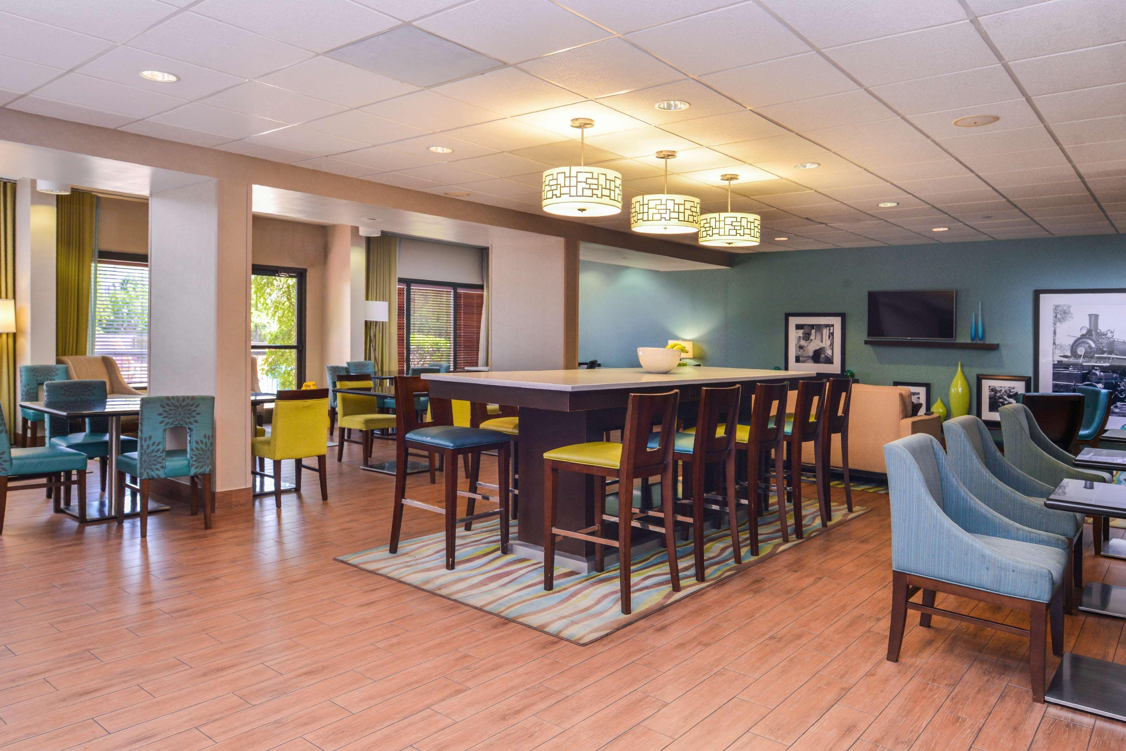 Hampton Inn By Hilton Decatur Bagian luar foto