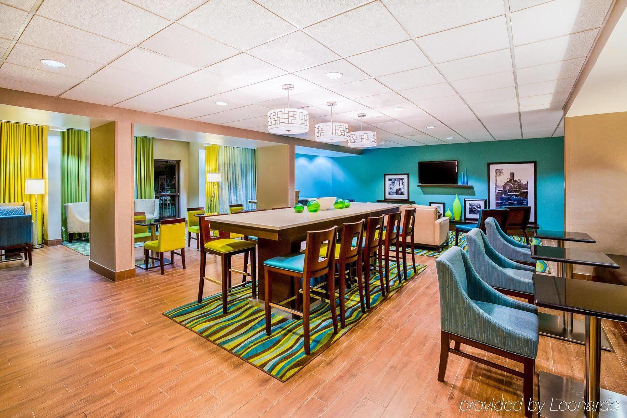 Hampton Inn By Hilton Decatur Bagian luar foto